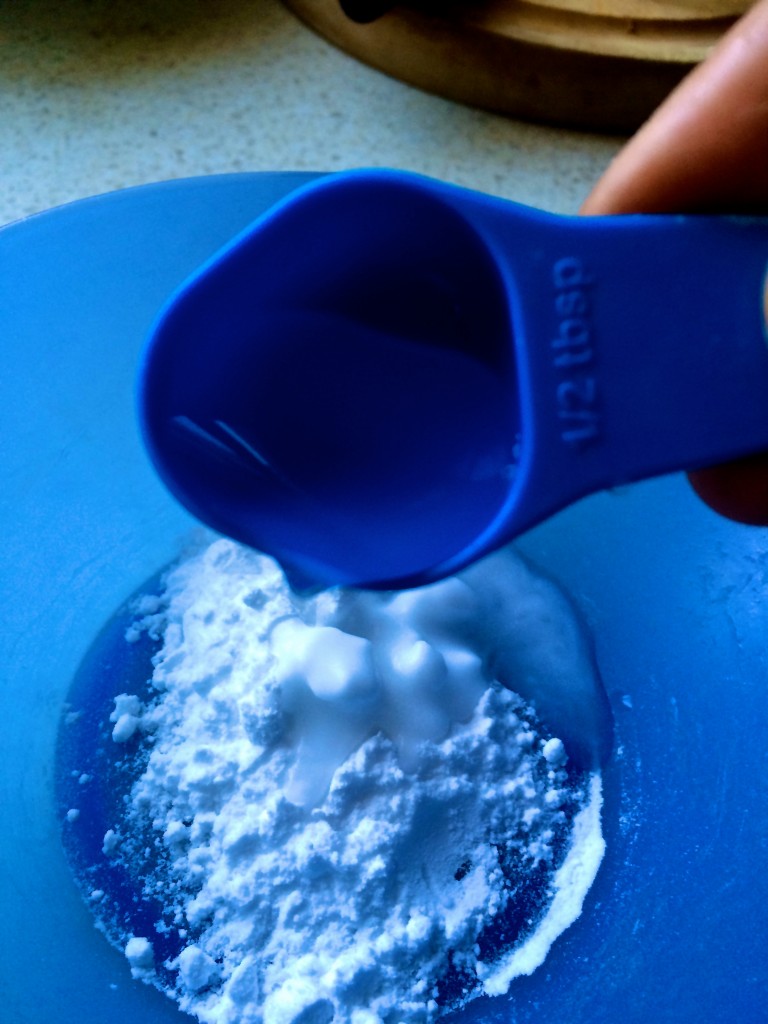 2 tablespoons of bi-carb + 1 tablespoon of water. (2:1)